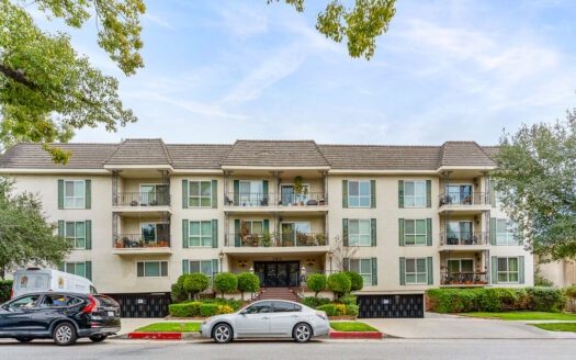 Charming condo nestled in Pasadena’s Madison Heights