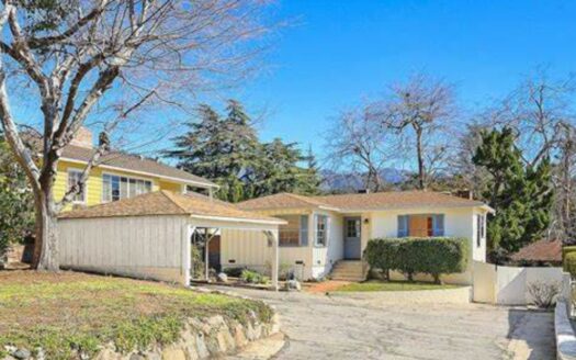 DIVERSE NEIGHBORHOODS: Palm Terrace Airplane Bungalow, Pasadena.
