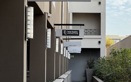 UNIQUE AND MEMORABLE: Live-Work at Lake@Walnut.