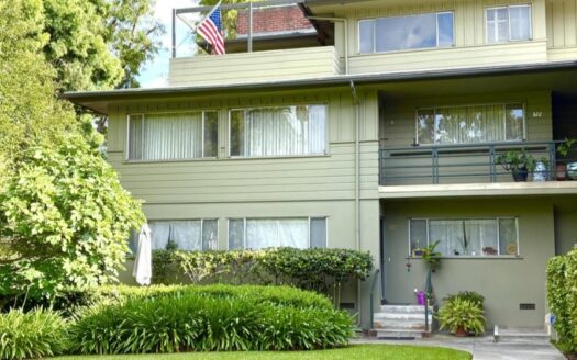 A Mid-Century Modern Sanctuary in West Pasadena for Lease.